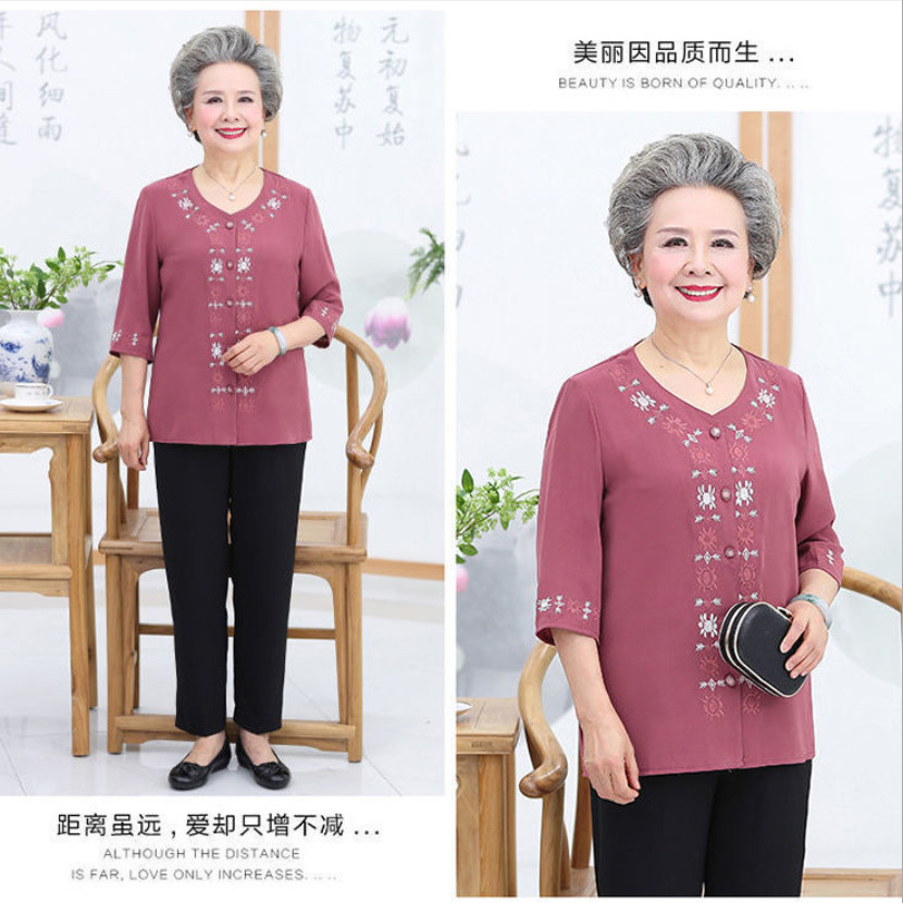 Bộ quần áo cho người già