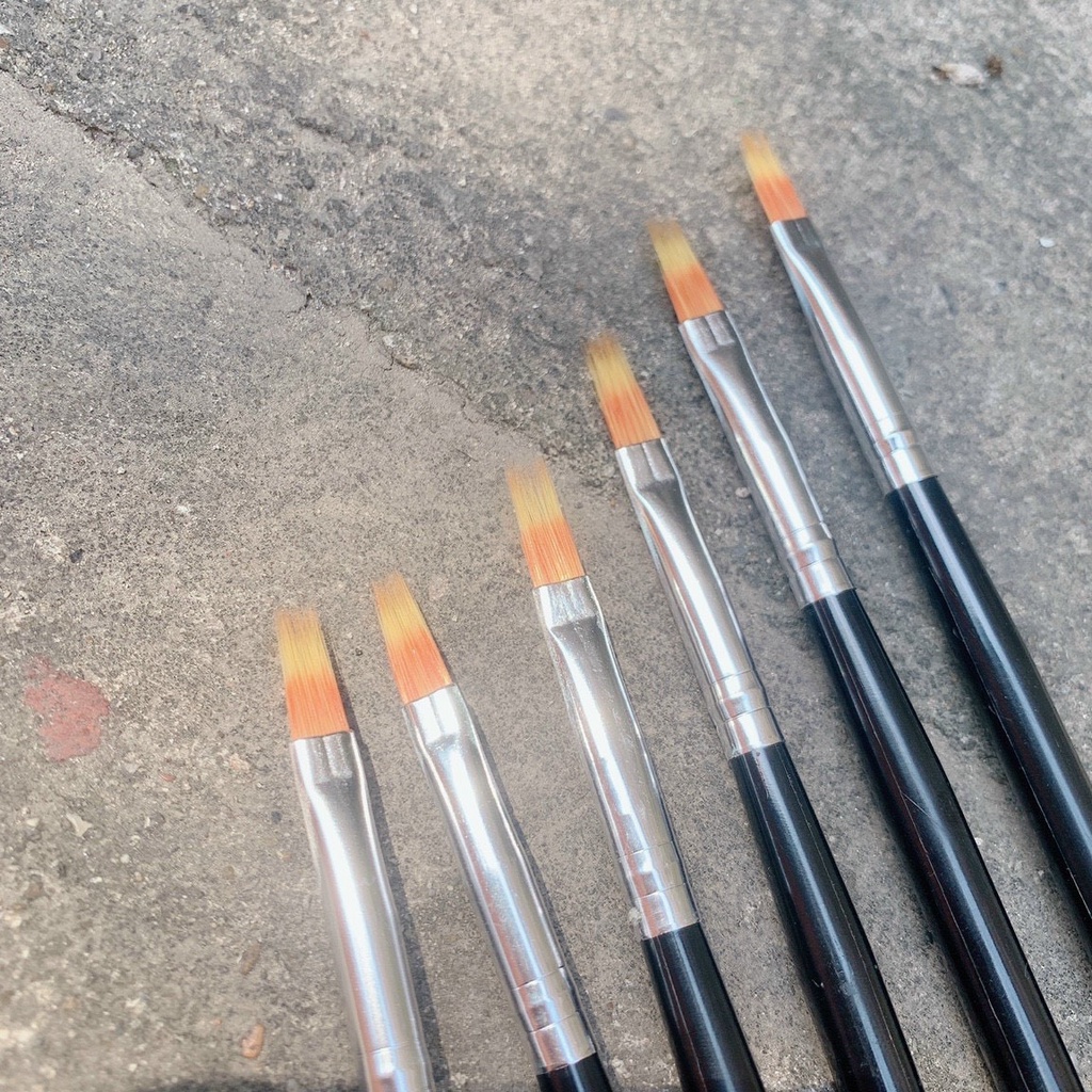 Cọ Omber Đầu Dẹt Cán Gỗ Làm Móng