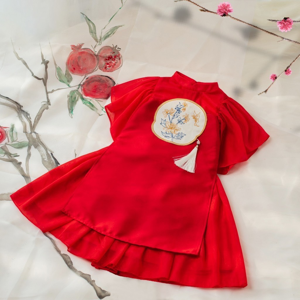 Áo dài cách tân cho bé gái, áo dài cổ tròn, áo dài cách tân chân váy, áo dài cách tân thêu hoa kèm mấn - Happy Life 4U