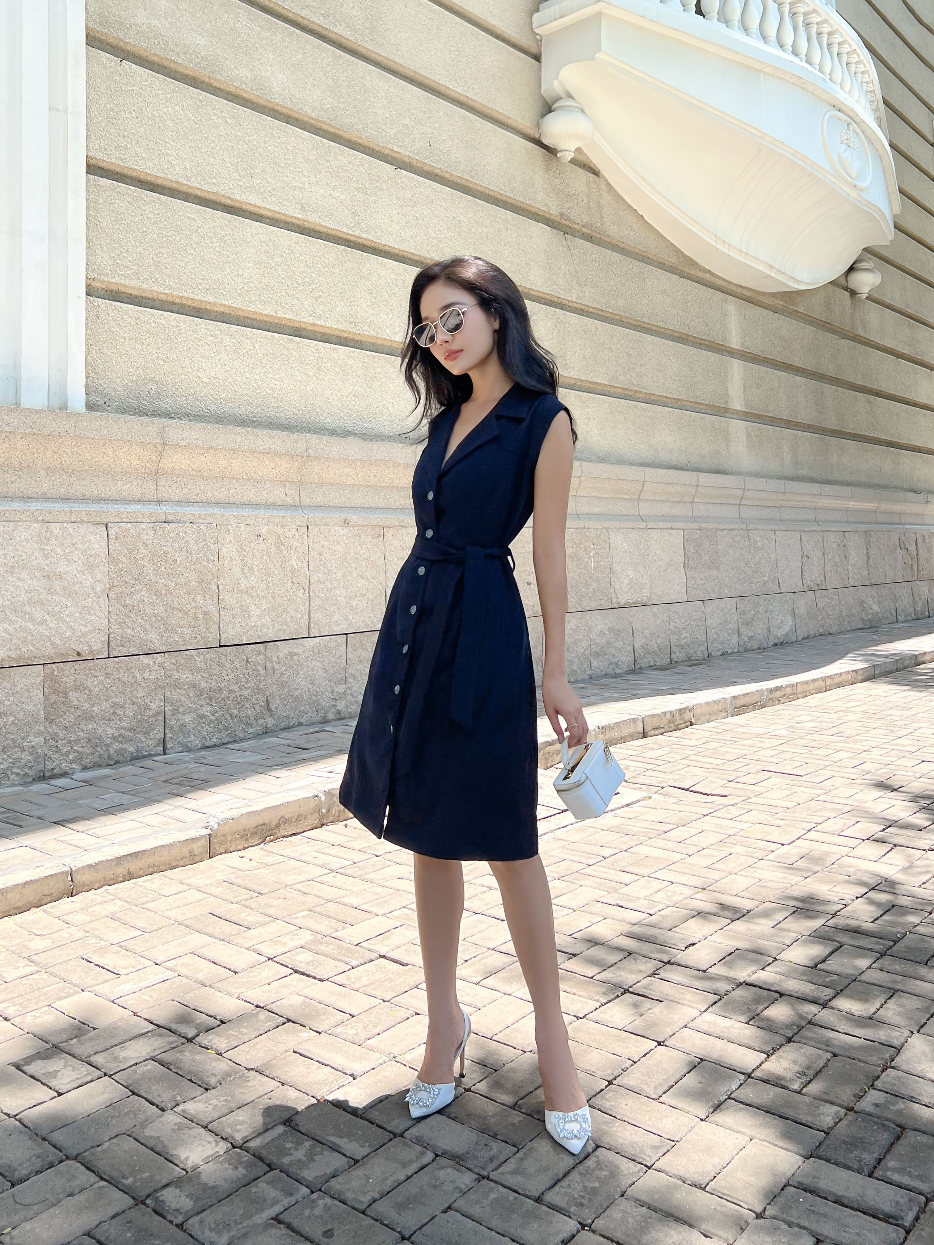 Đầm navy cổ vest thắt belt - YV LE & CO