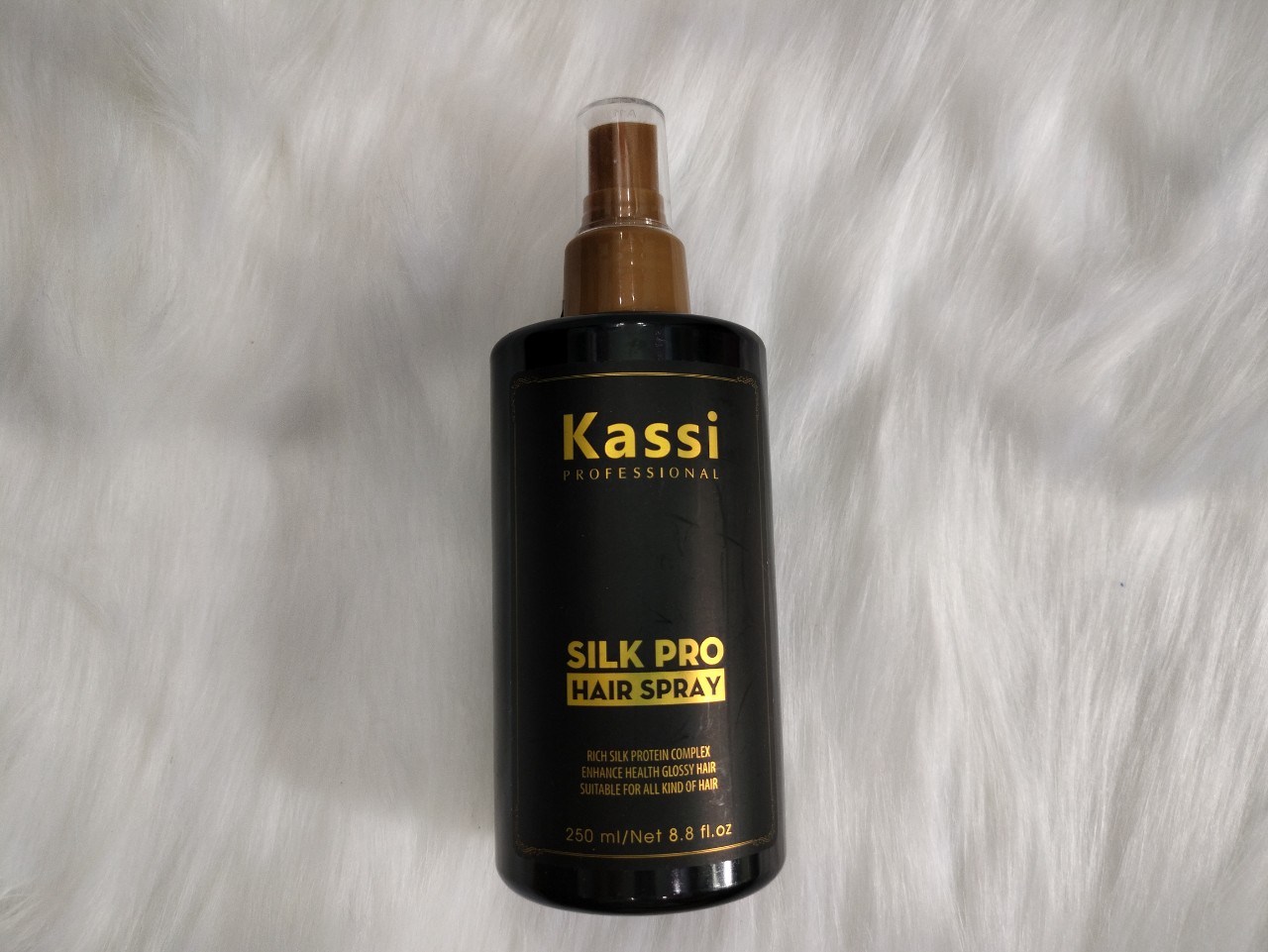 Xịt dưỡng siêu thơm Kassi chai đen * 250ML