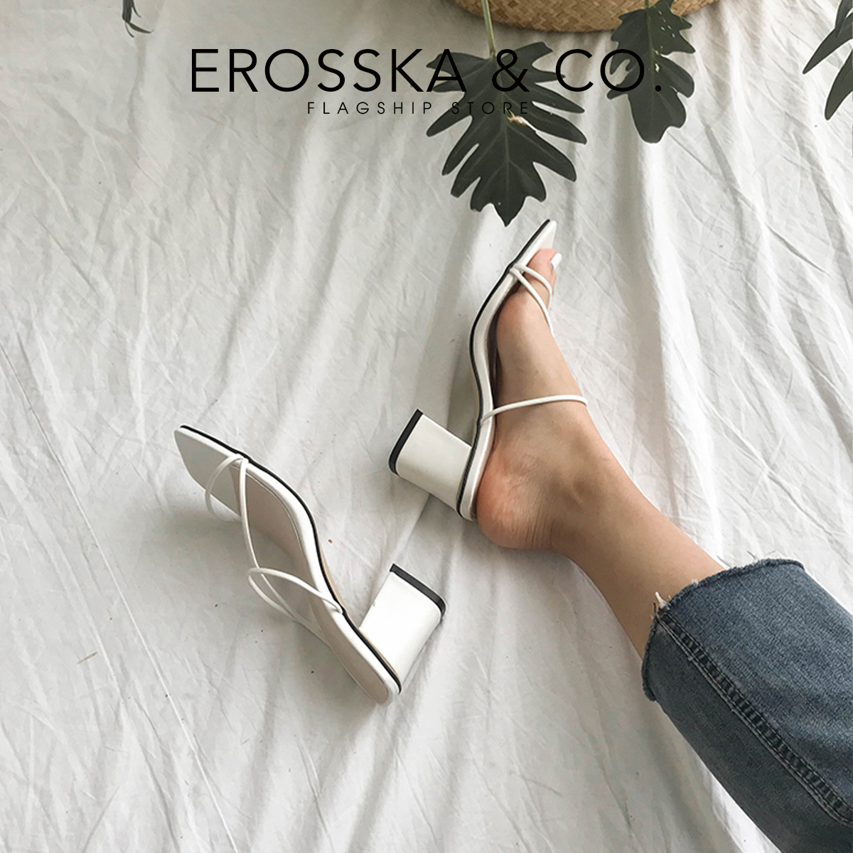 Dép cao gót Erosska mũi vuông phối dây kiểu dáng Hàn Quốc cao 7cm màu trắng - EM074