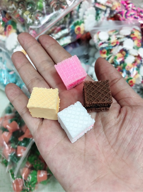 [HCM]Mô Hình Bánh Xốp Charm Slime [1 cái ]