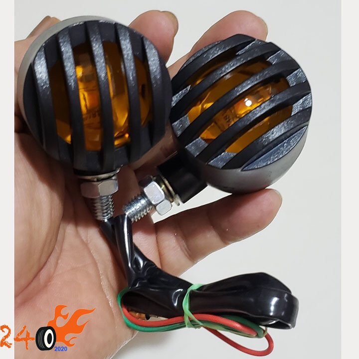 Xi nhan cho xe moto sọc nhựa đen abs