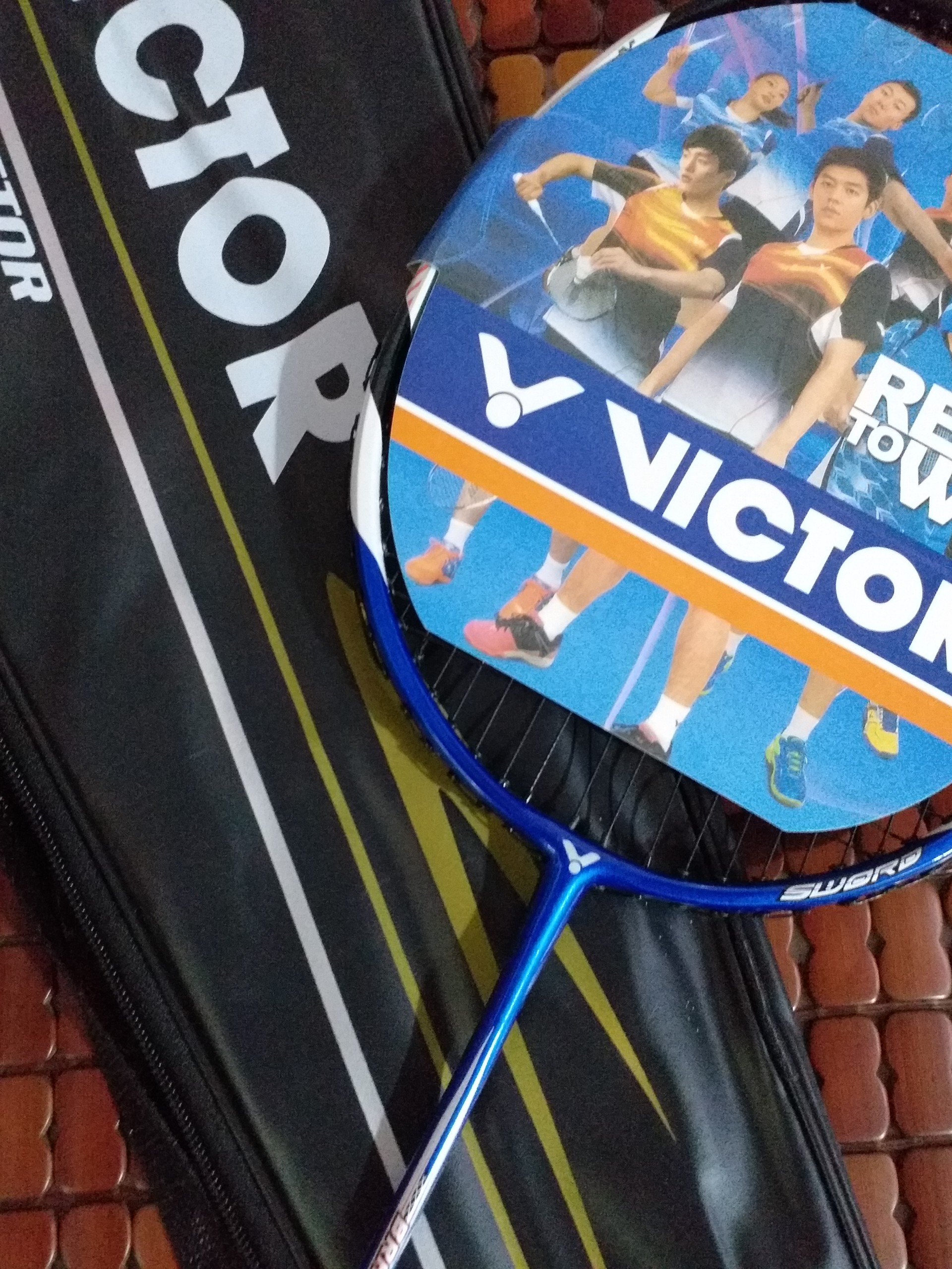 VỢT CẦU LÔNG VICTOR -  Khung Crom Căng Cước Sẵn (Căng 8kg)