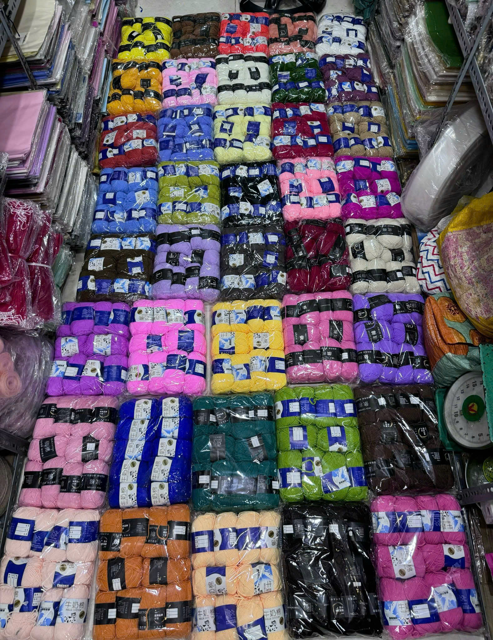 Cuộn len đan móc . Bằng sợi cotton mền mịn chất lượng cao