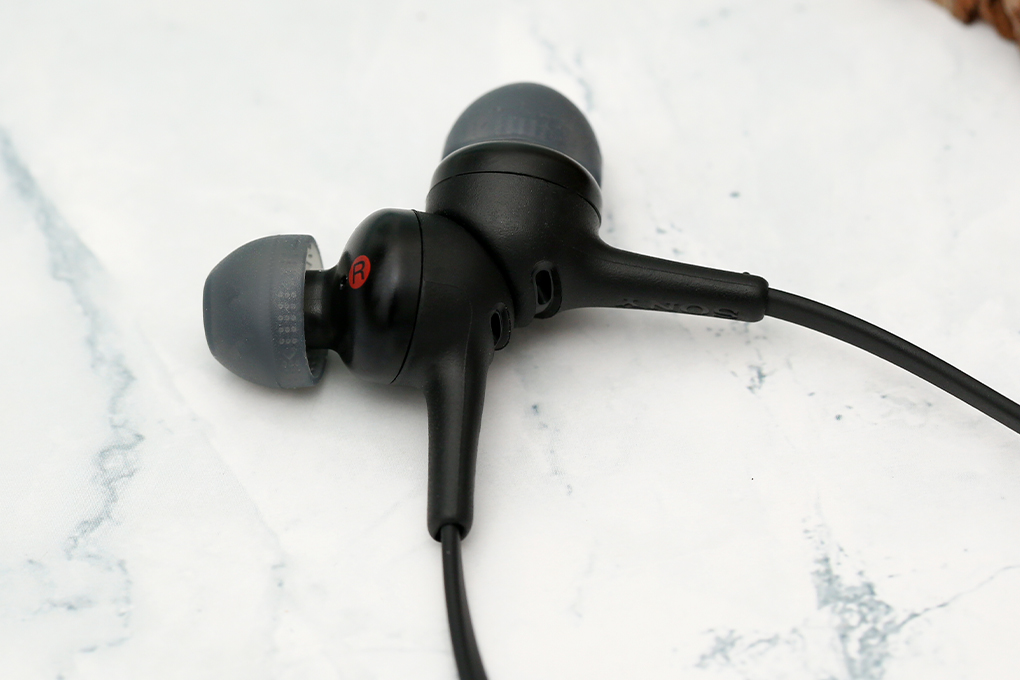 Tai nghe Sony WI-XB400