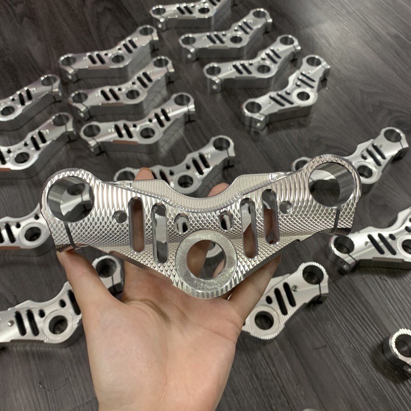 [Giá hủy diệt] Chảng ba CNC Satria Raider Fi