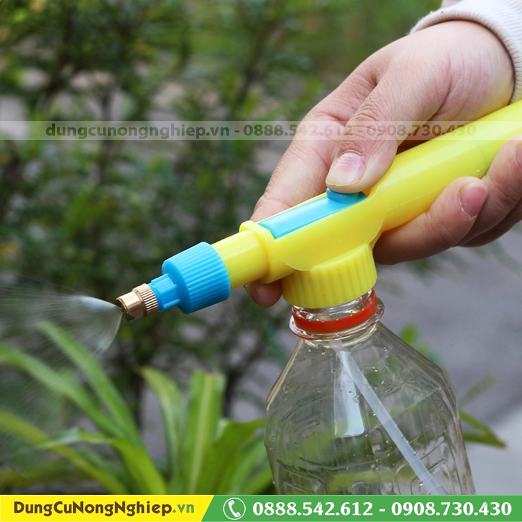 Đầu xịt gắn chai nước thành bình xịt cơ động