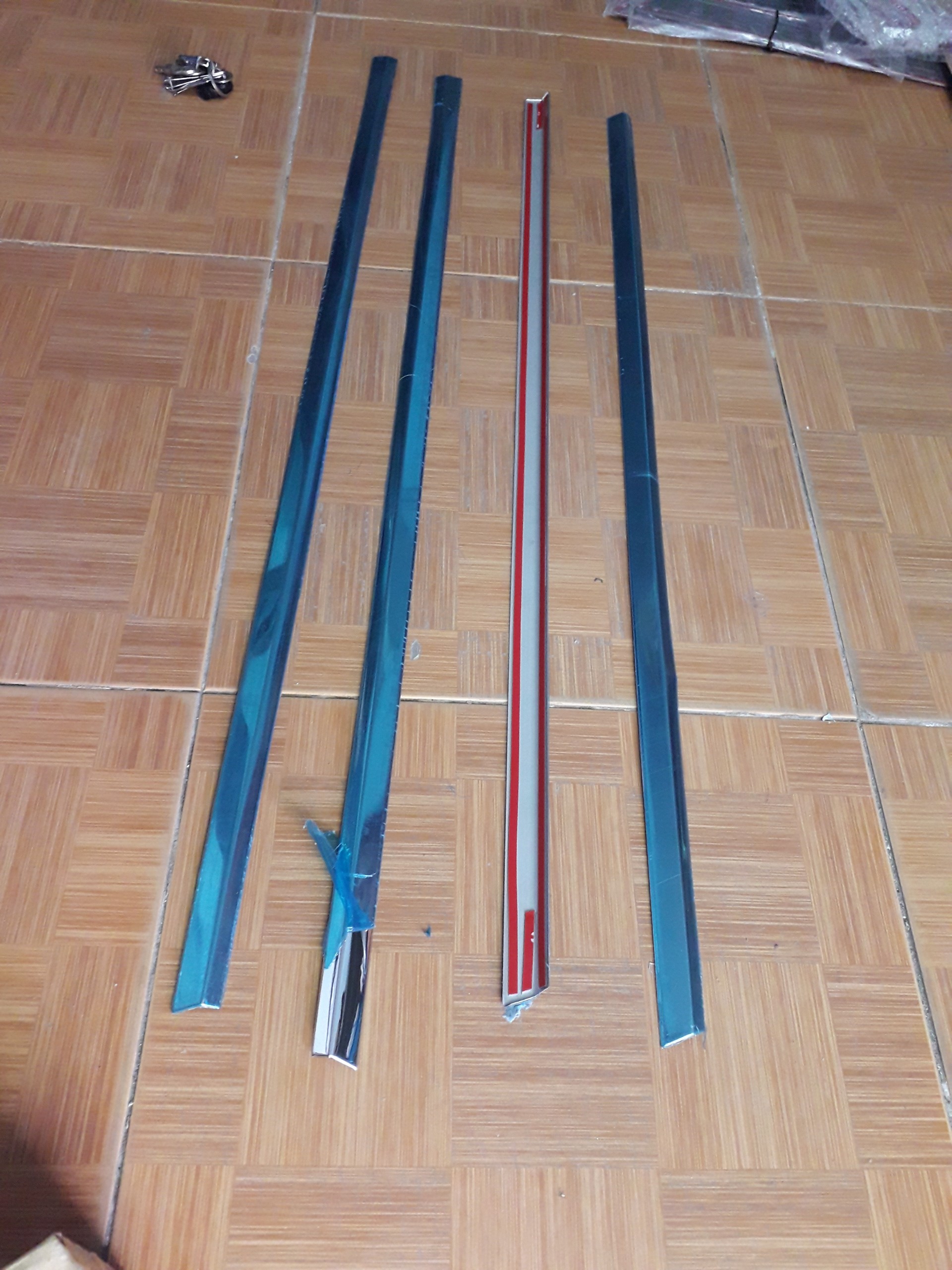 Bộ nẹp viền chân kính Inox xe Lacetti các form Liên Doanh 2004-2010