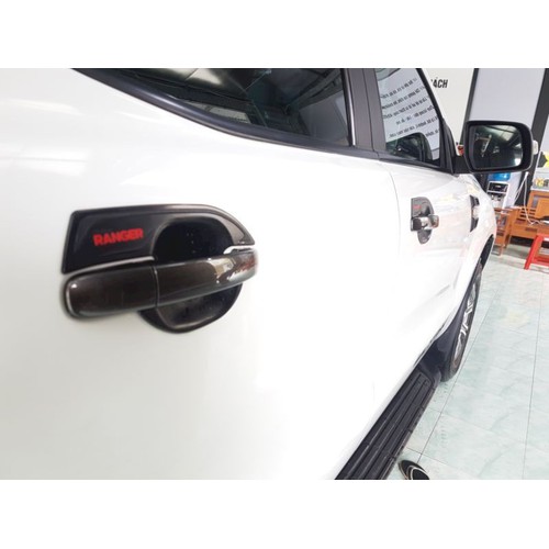 Full bộ ốp tay nắm, hõm cửa Ford Ranger đen cao cấp