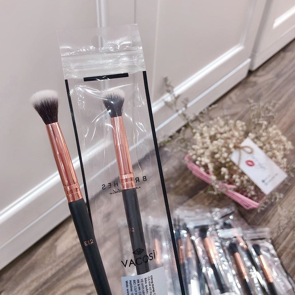 Vacosi Cọ Tán Phấn Mắt Crease Blender E12