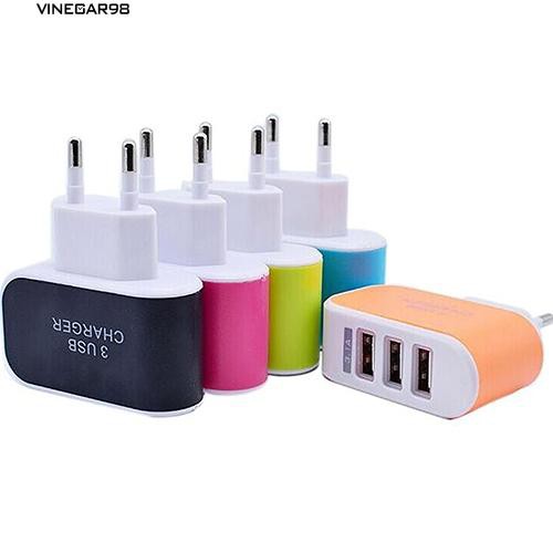 The Charging Head Divides into 3 USB Ports