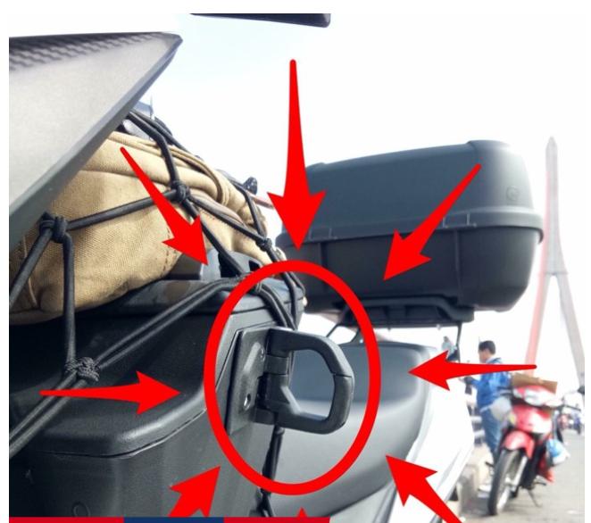 Móc treo đồ mẫu xe SH 2 lỗ bằng mủ đen cao cấp.