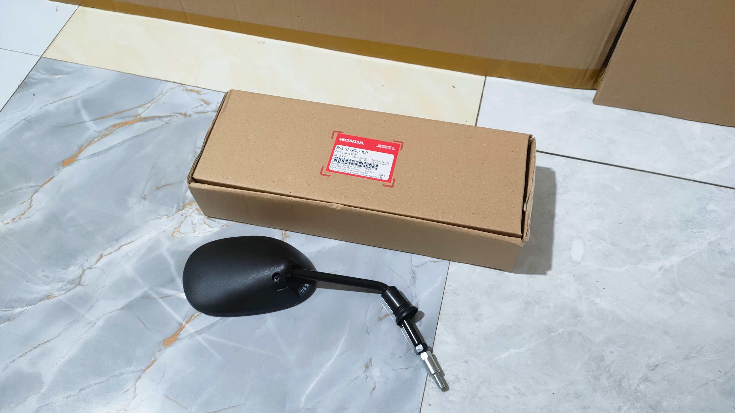 Cụm gương phải có ốc chân Lead 110