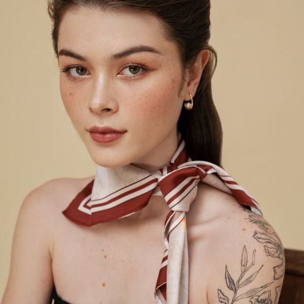 Oceana London - Khăn lụa vuông Madelyn Scarf