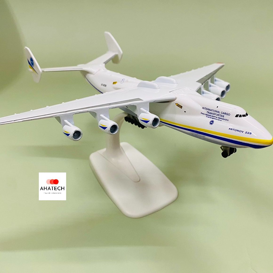 Mô hình máy bay vận tải cao cấp antonov an 225. mô hình máy bay có bánh xe kèm chân đế