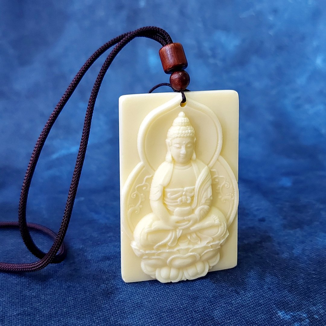 Dây chuyền Phật Dược Sư lưu ly bằng quả ngà (trái dừa ngà -màu trắng ngà) - MN01