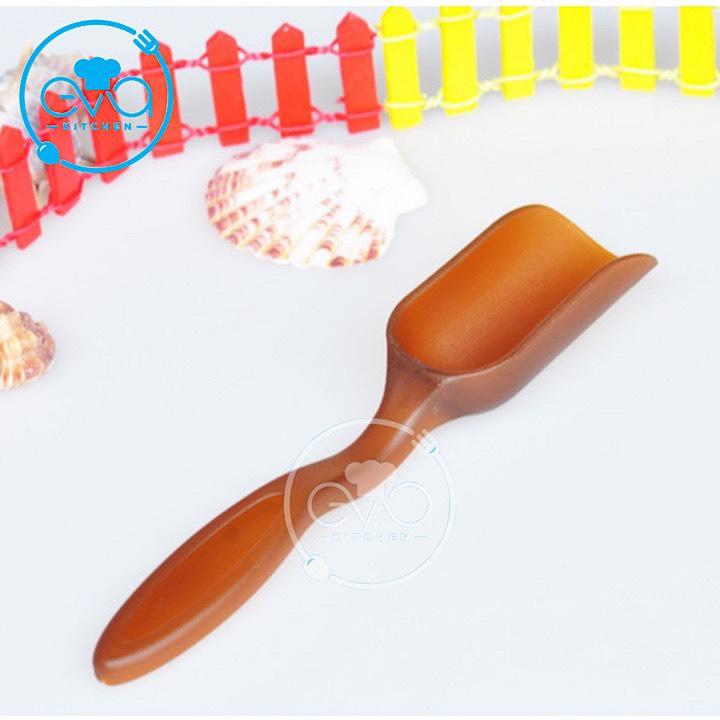 [HCM]Muỗng Múc Trà Nhựa Nâu Teaspoon