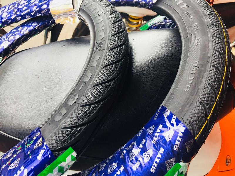 Cặp vỏ xe Maxxis 2 25 17 và 2 50 17