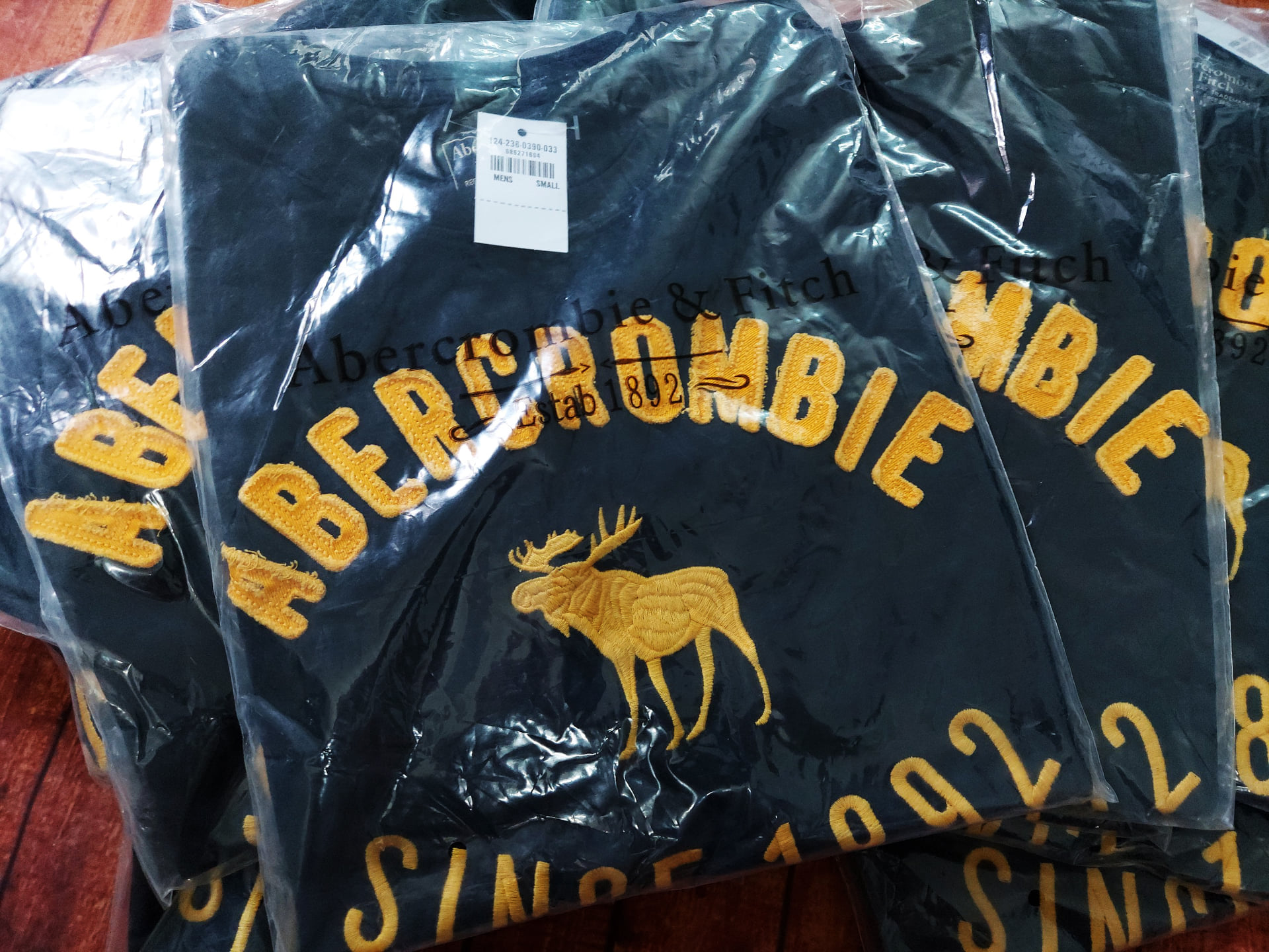 Áo thun Abercrombie New 2021