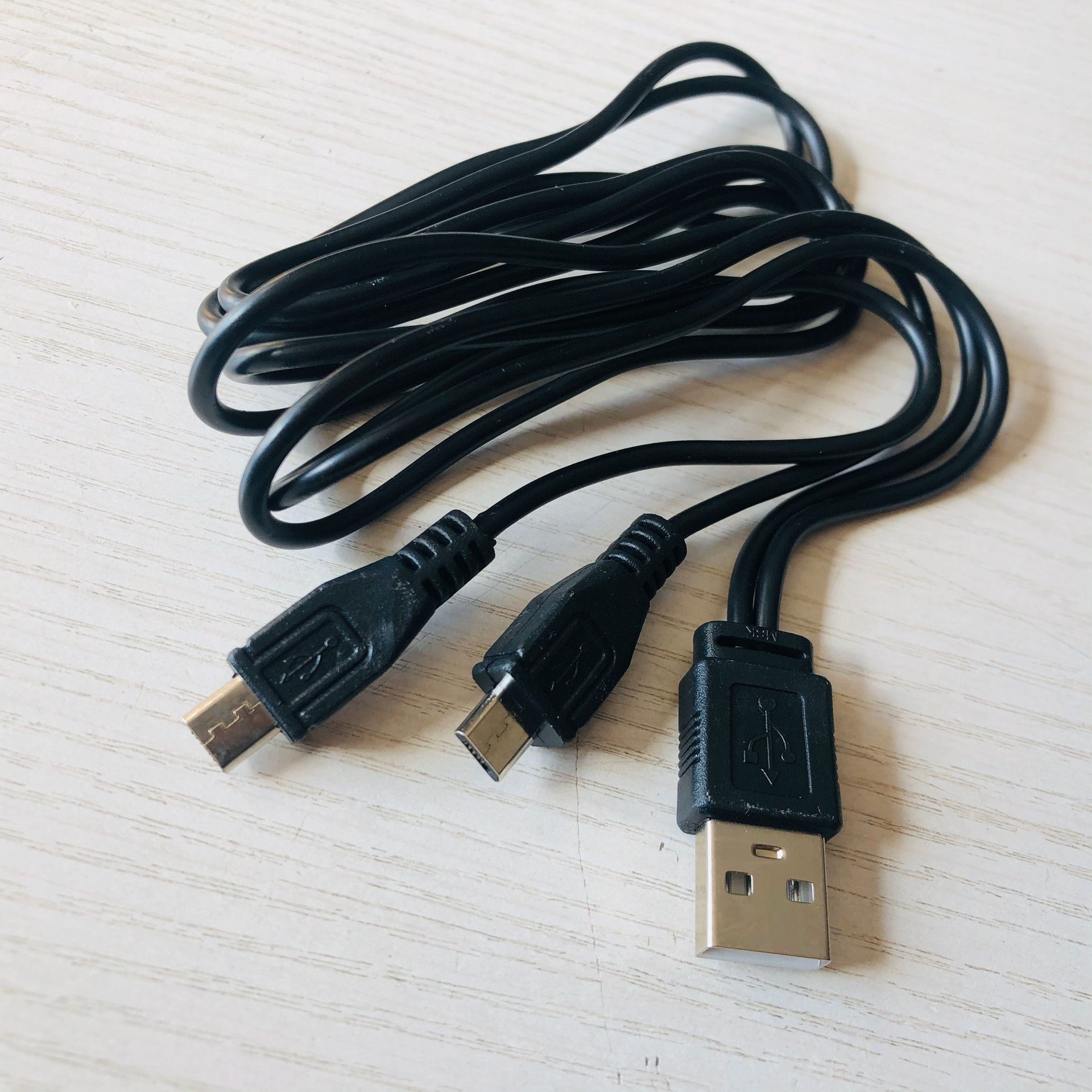 Cáp sạc usb ra 2 đầu micro