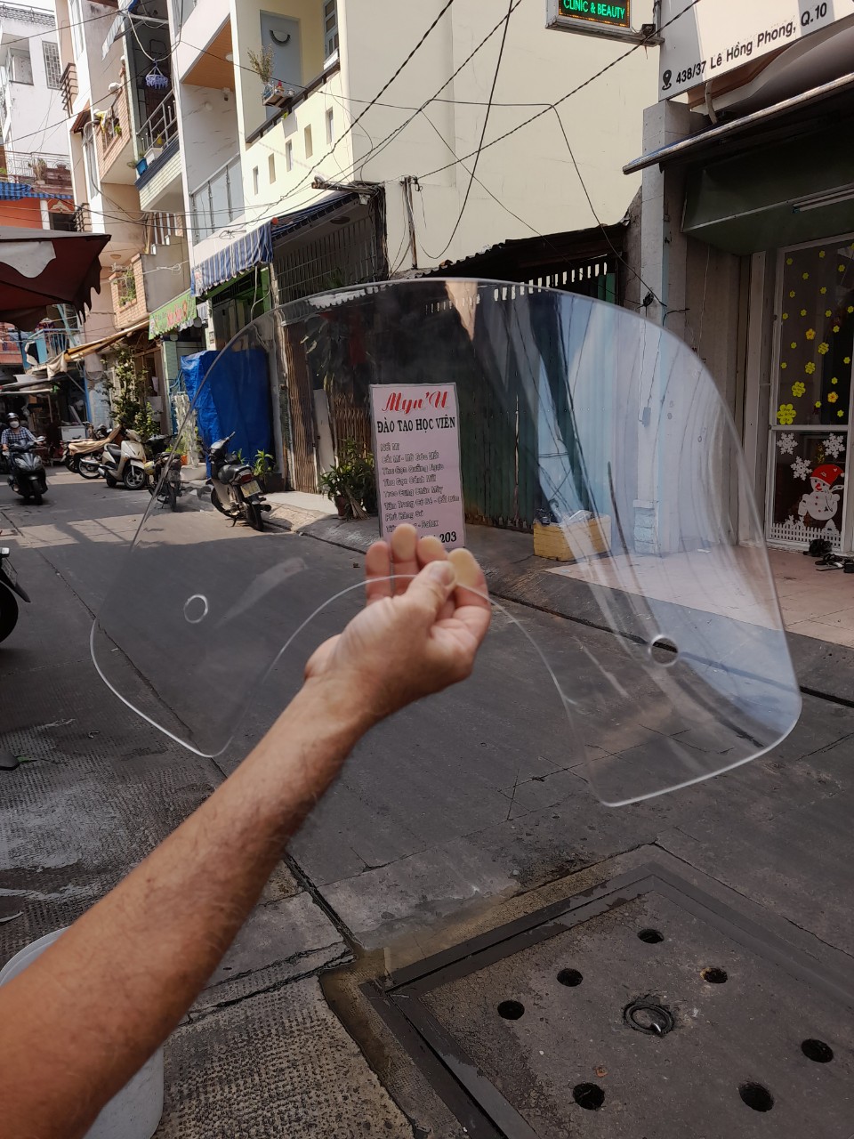 Kính chắn gió LX, GTS