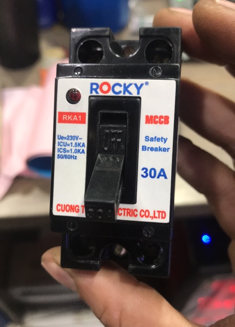 Cầu dao ROCKY
