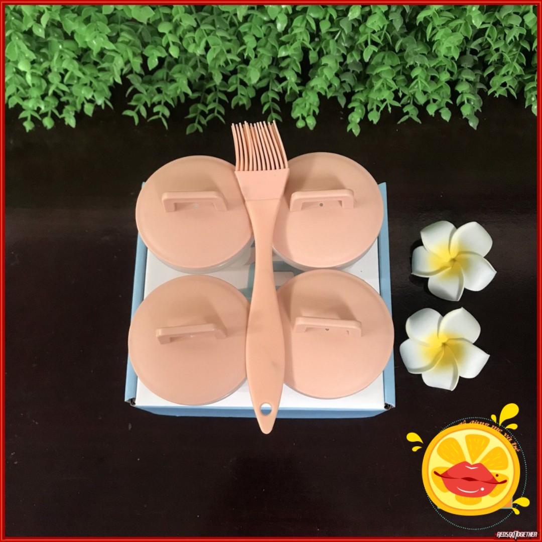 Khuôn hấp trứng, làm bánh cho bé (bộ 4 khuôn nhựa kèm chổi silicon quét dầu)