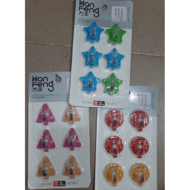 Móc dán tường