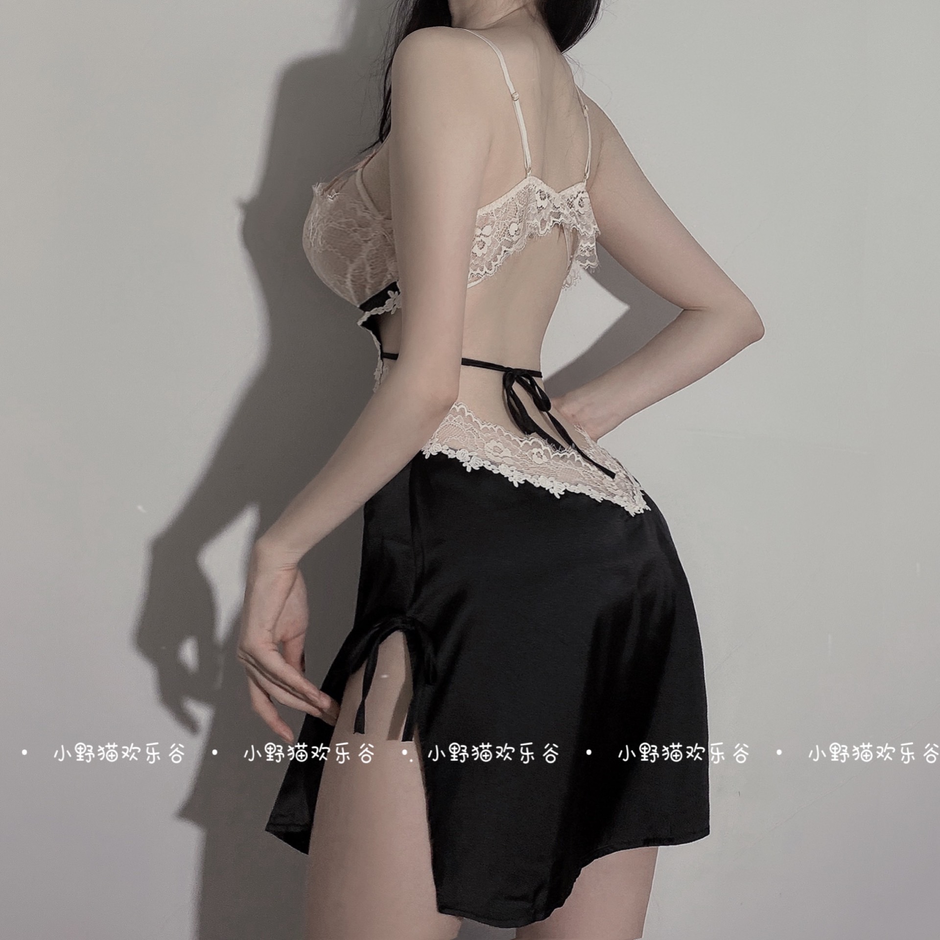Váy ngủ lụa hở lưng ngực trắng sang trọng