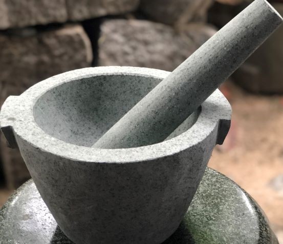 bộ sản phẩm cối đá + chày đá đường kính 22cm