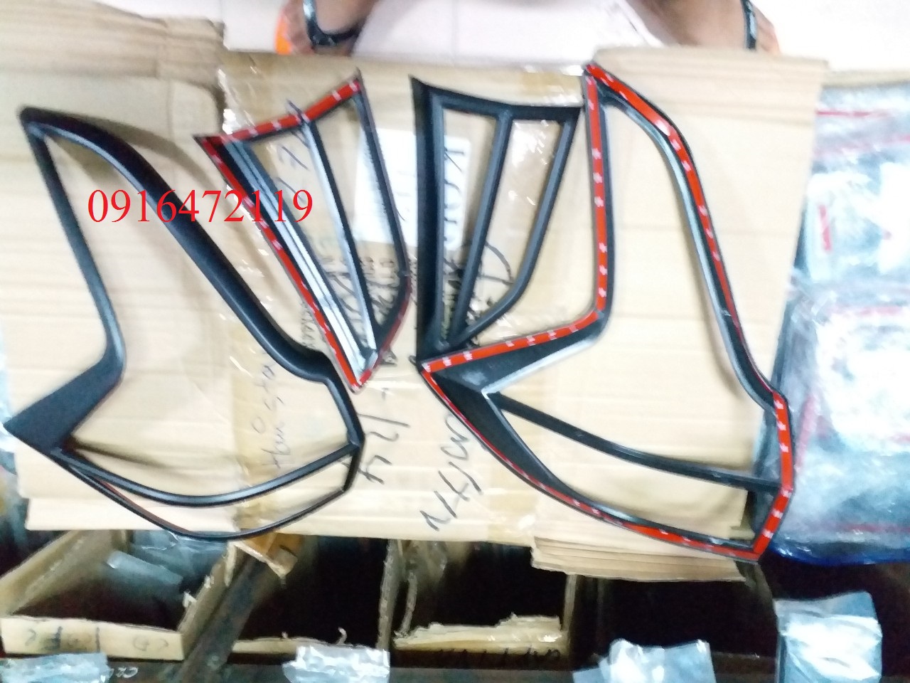 Bộ ốp viền hậu đen xe Xpander 2018-2019