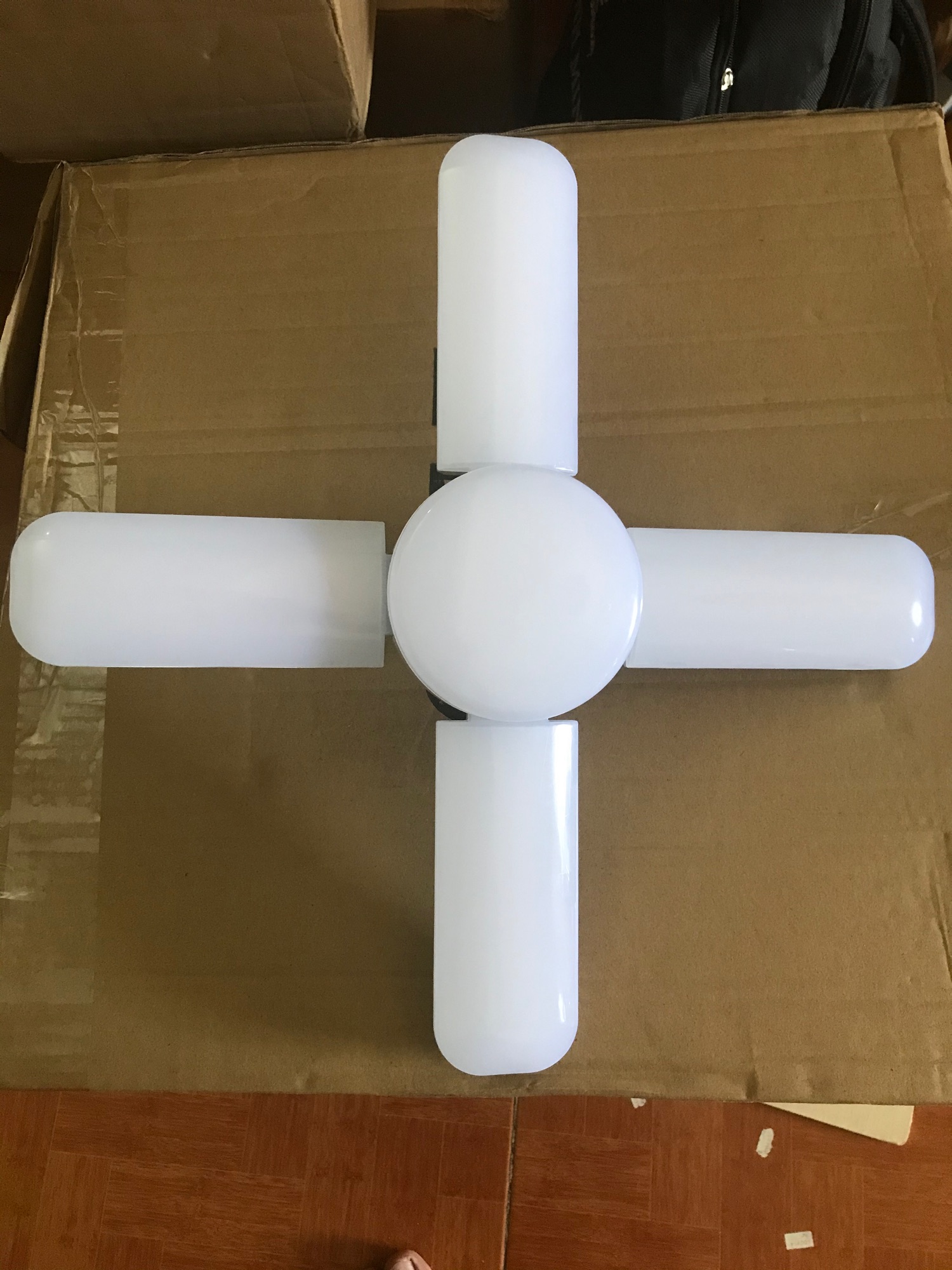 Đèn 4 cánh siêu sáng 60w