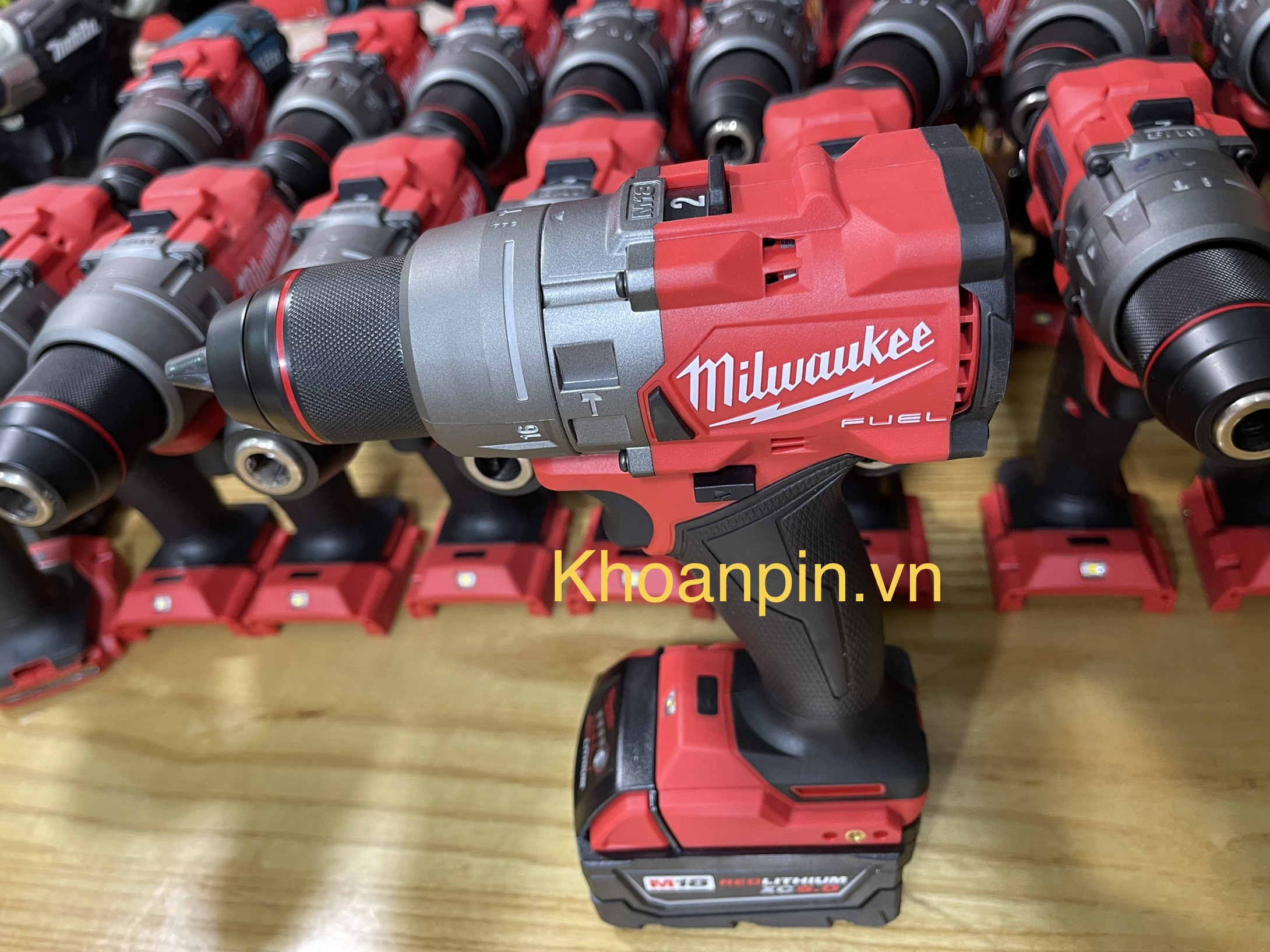 Máy khoan pin Milwaukee 2904-20