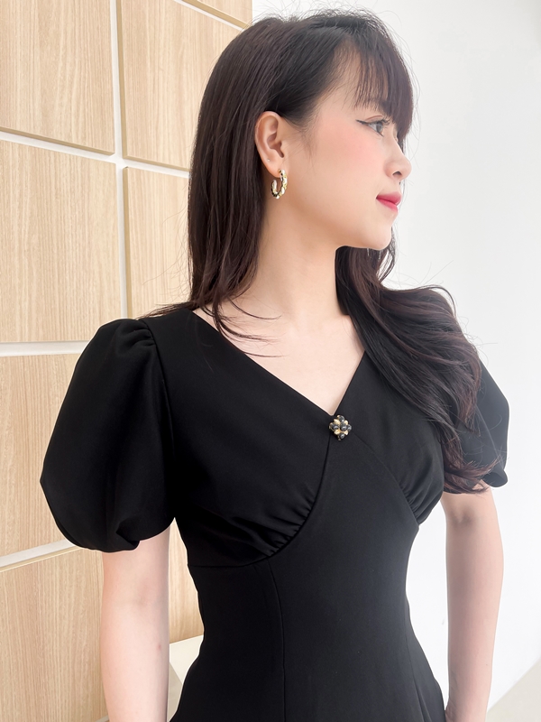 [VOUCHER 12%/149K] Váy Xếp Ly Cổ V Tay Bồng Công Sở Kiểu Dáng Basic By LEMIA Design - 22V041