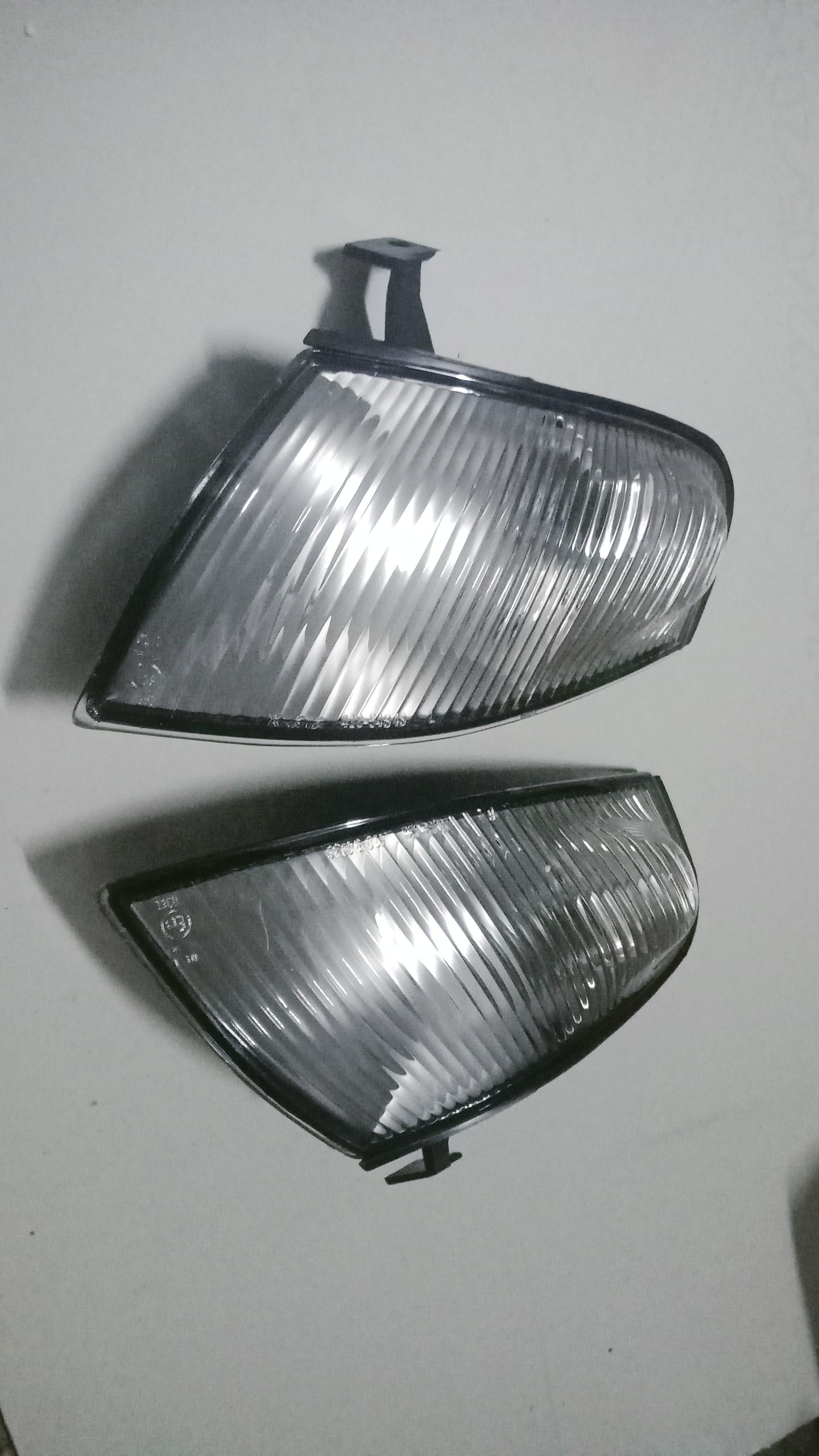 Đèn xi nhan Mazda 323 đời 1997-2000