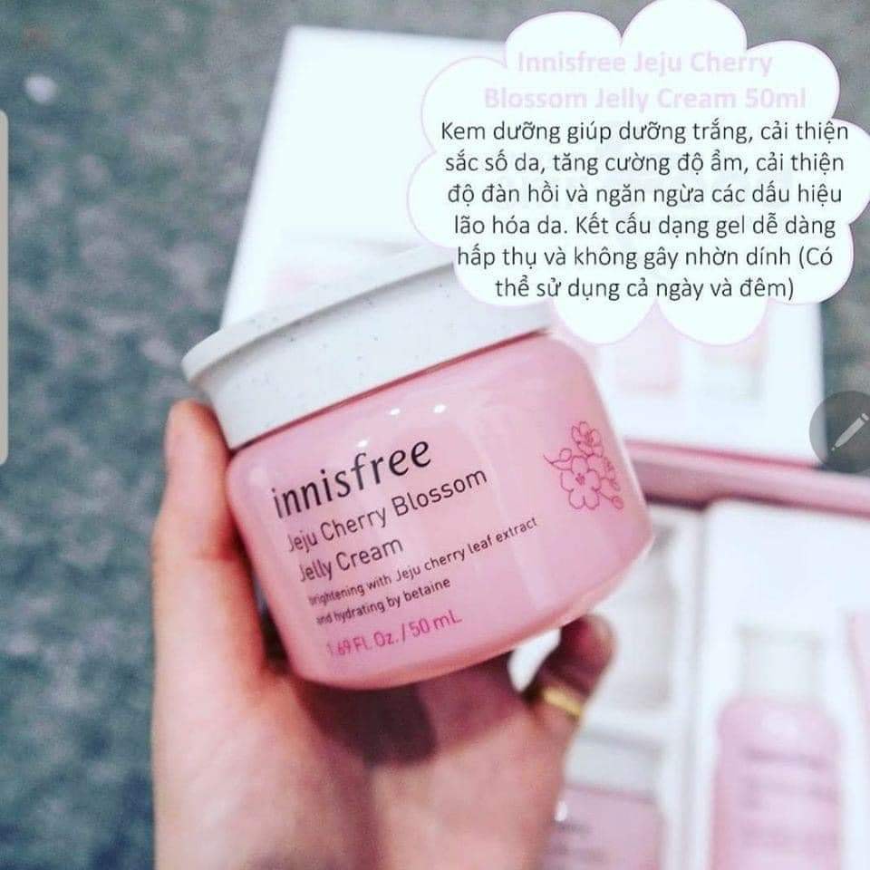 SET DƯỠNG DA INNISFREE TRẮNG HỒNG HOA ANH ĐÀO