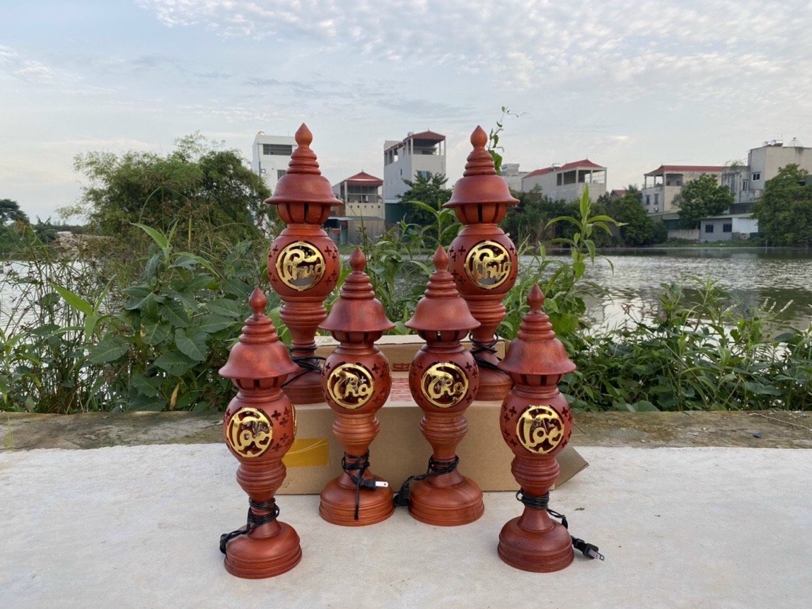 Cặp Đèn thờ gỗ cao cấp khắc chữ sơn nhủ vàng Phúc - Lộc -Thọ