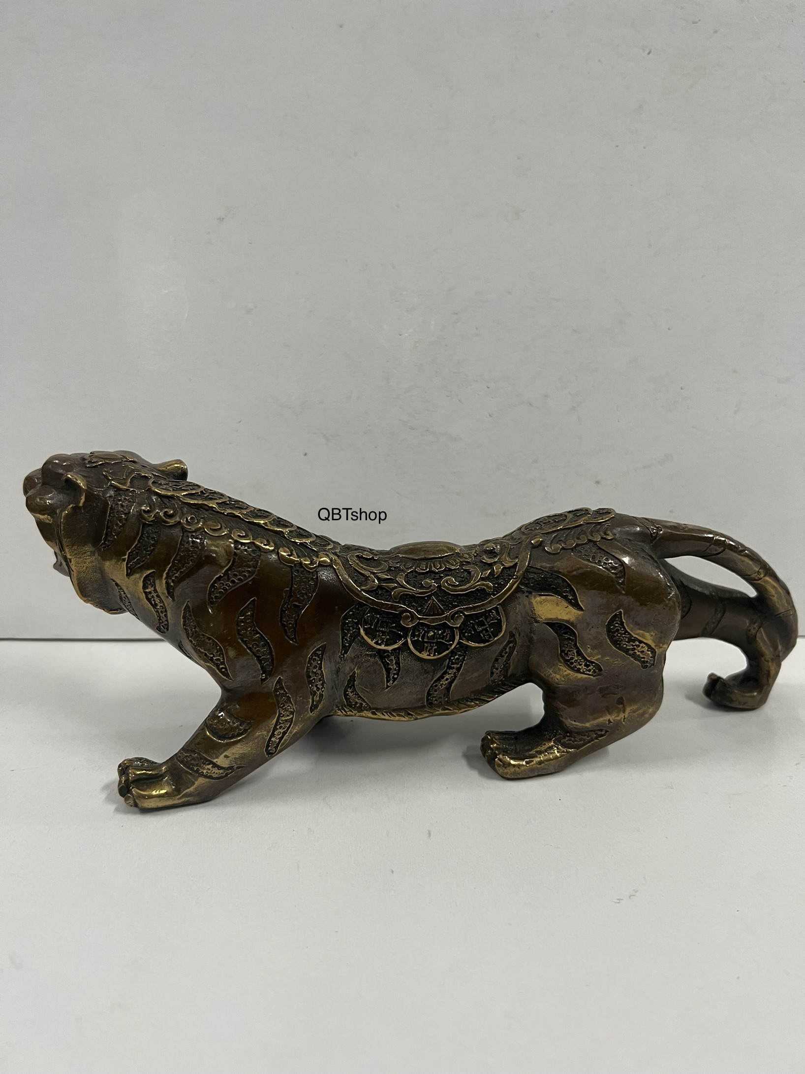 Tượng Con Cọp ( Hổ ) hoa văn - Dần đắc lộc đắc thọ bằng đồng