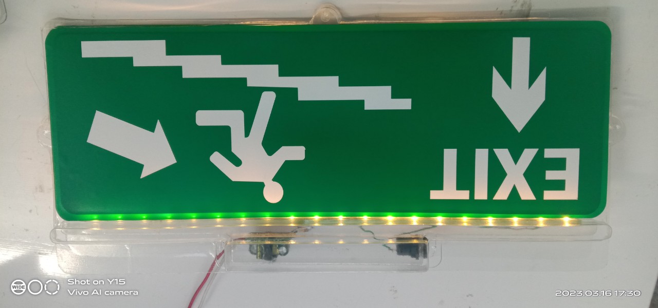 Biển, bảng , chỉ dẫn, thoát hiểm có gắn đèn led