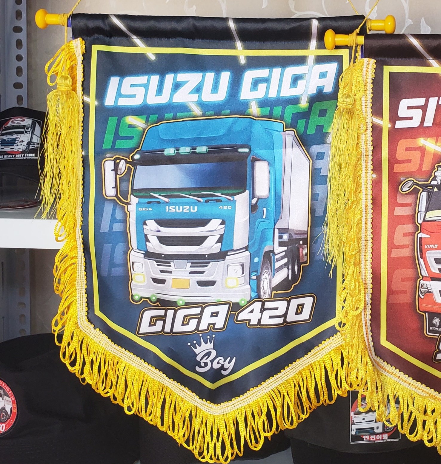 Cờ Isuzu Giga, Cờ Sitrak TH7, cờ lưu niệm