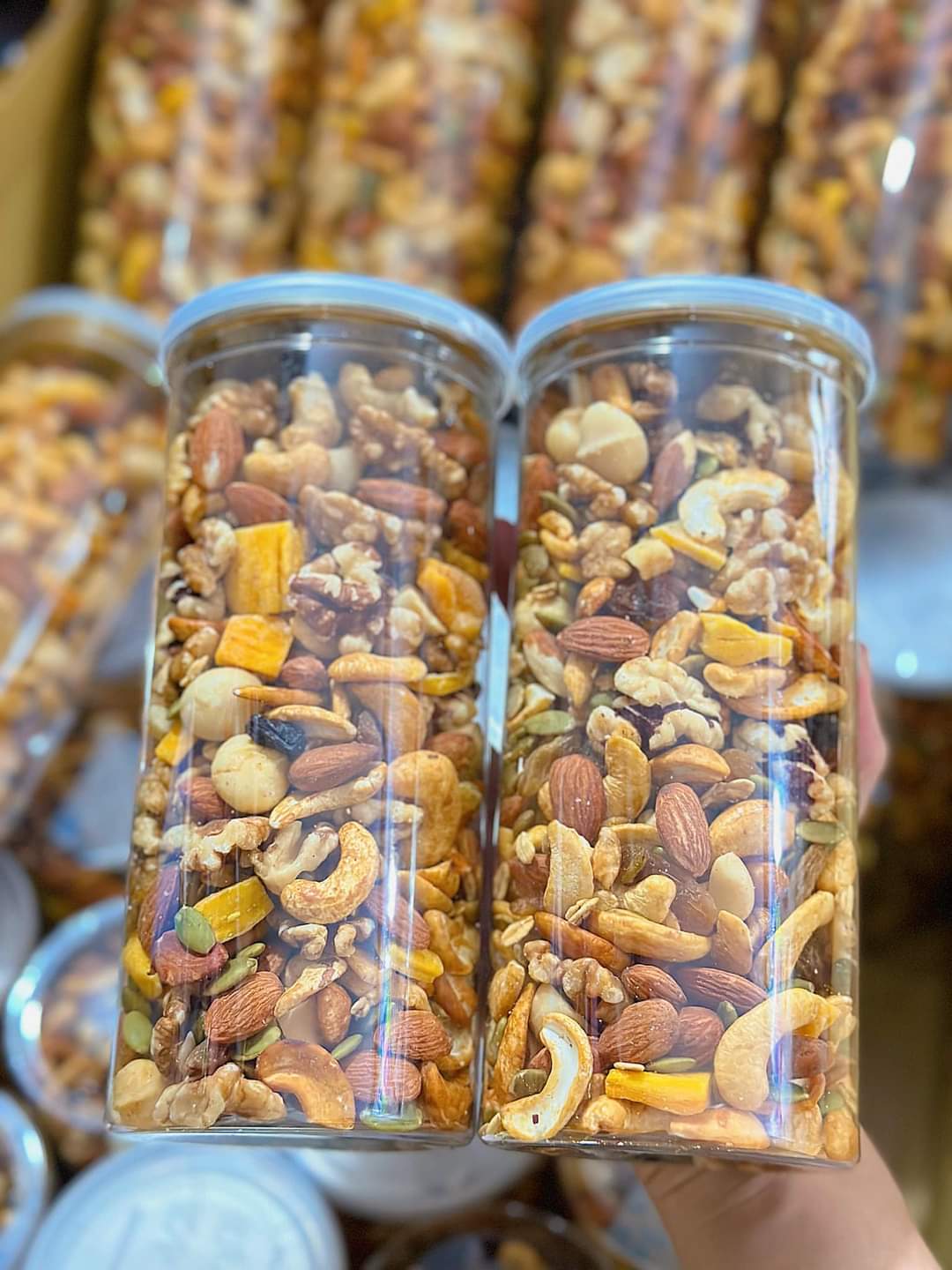 [FREESHIP] VIP Granola Siêu Hạt, CHỈ 3% Yến Mạch, Phù Hợp Ăn Chay Ăn Kiêng Giảm Cân có chứng nhận VSATTP [250gr 500gr]