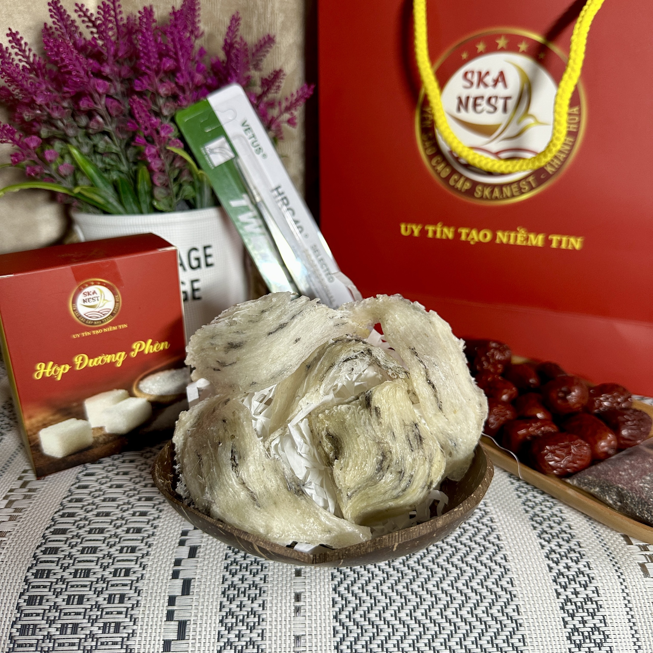 30gr Tổ yến thô Khánh Hòa nguyên chất - Yến sào thô vỡ cạnh, bể nhẹ - Tặng kèm Táo đỏ, đường phèn, hạt chia