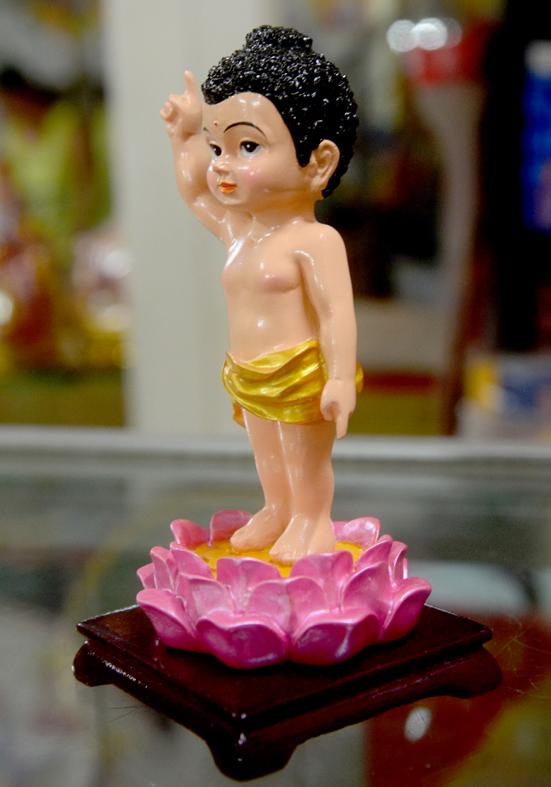 [HCM]Tượng Đức Phật Đản Sanh vẽ màu cao 13cm.