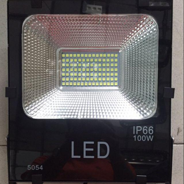 Đèn Pha 100W Ip66 Led 5054 Ánh Sáng Trắng