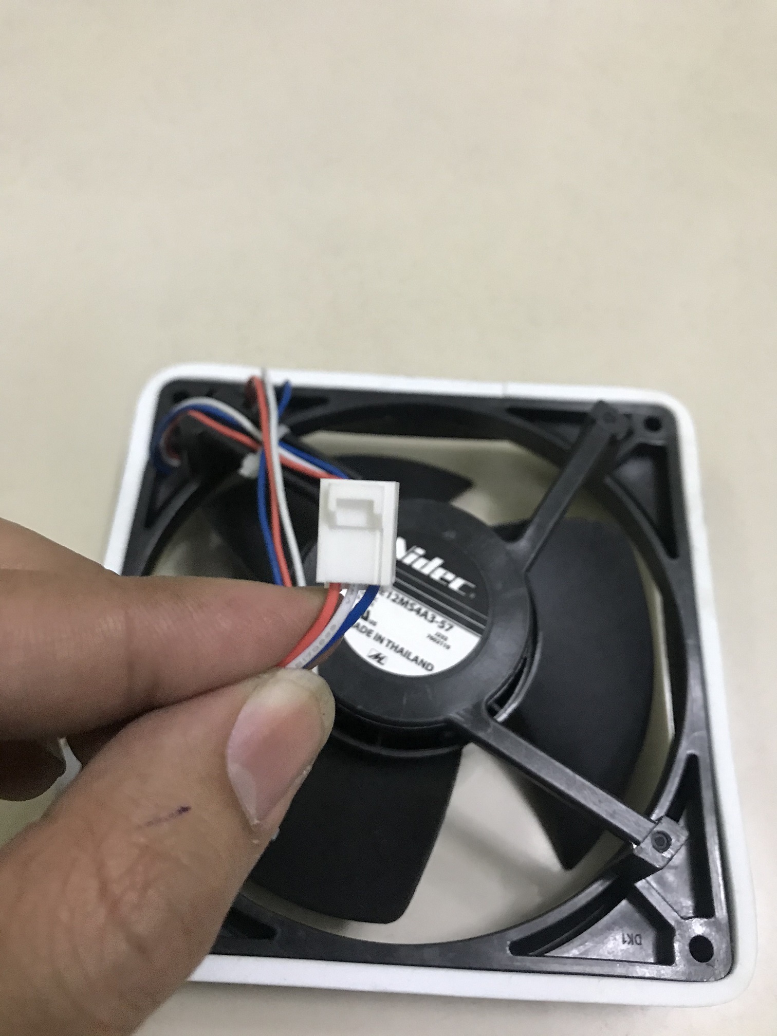 [HCM]quạt tủ lạnh hitachi 3 dây 12v 12cm x 12cm