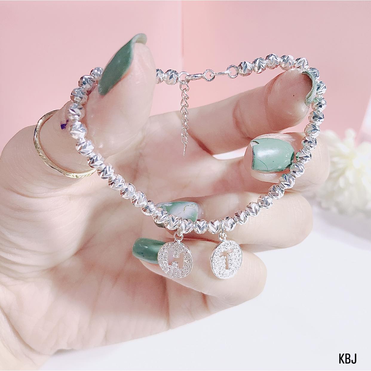 Lắc bi mix chữ cái theo tên