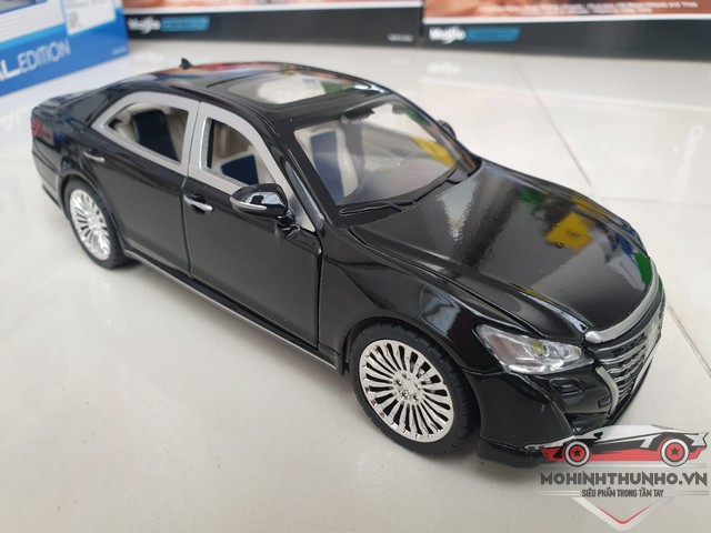 Xe mô hình Toyota Crown, tỉ lệ 1:24