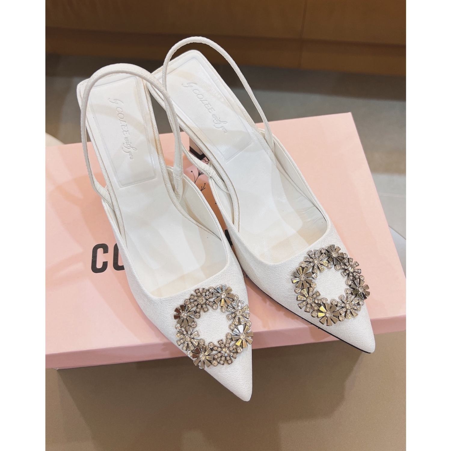 Giày cao gót nữ slingback gót nhọn 5p bít mũi nhọn phối đá khoen tròn lấp lánh f0632